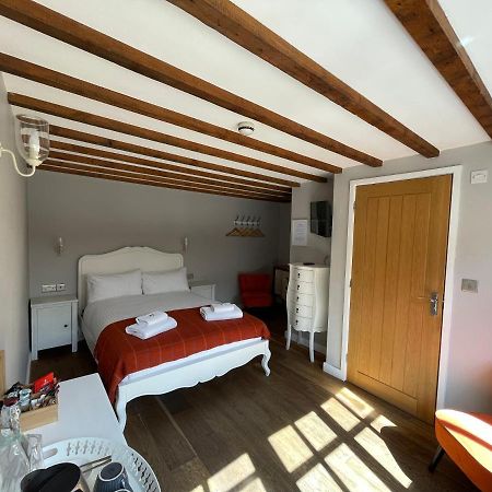 The Queen Matilda Country Rooms Avening 외부 사진