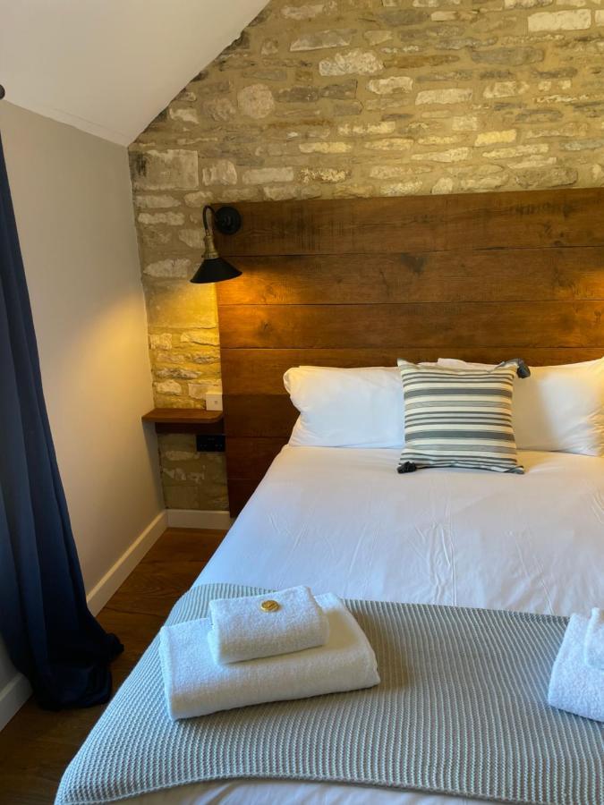 The Queen Matilda Country Rooms Avening 외부 사진